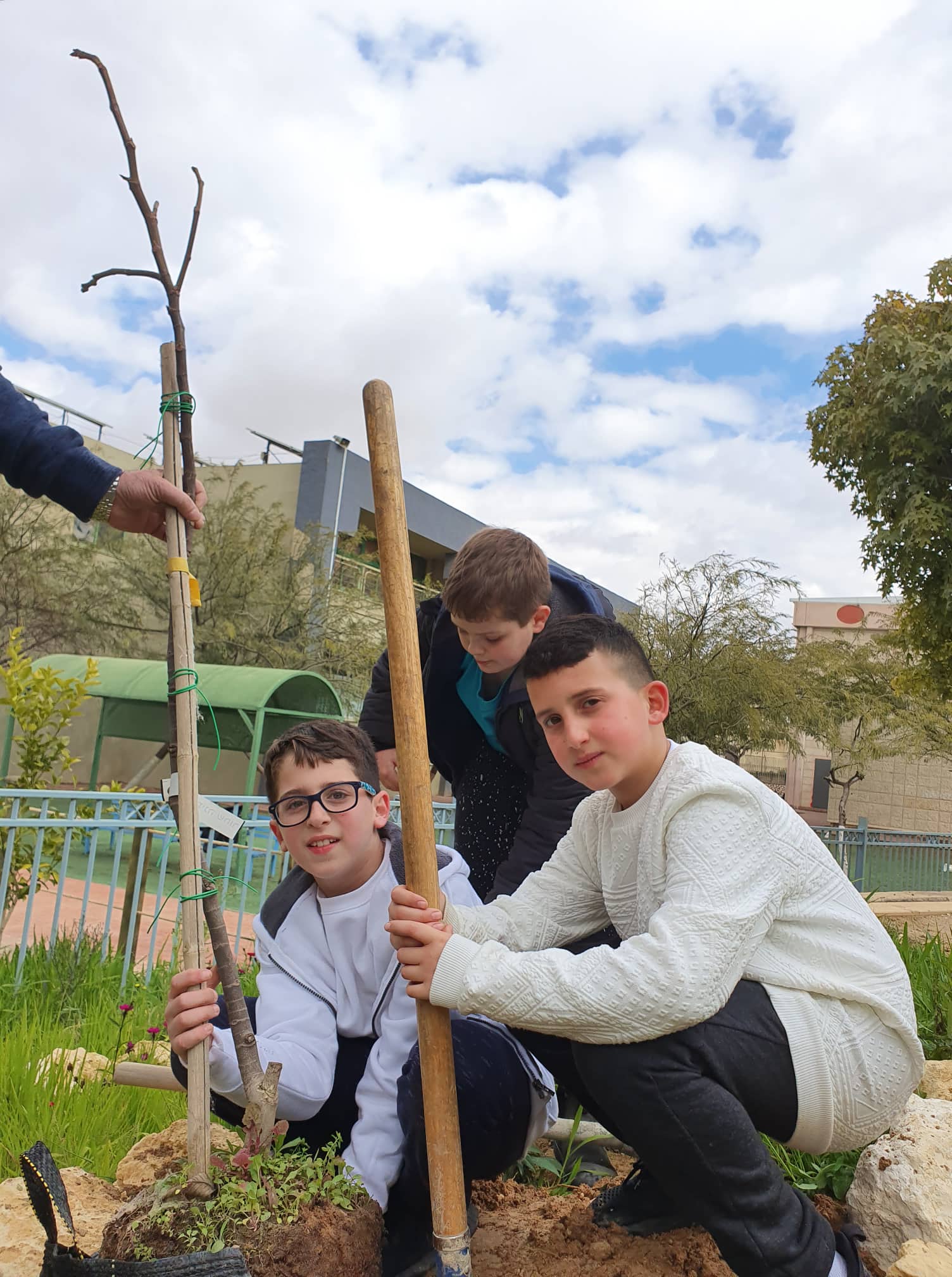 GLOBE students at Begin Elementary School (Dimona, Israel)  
