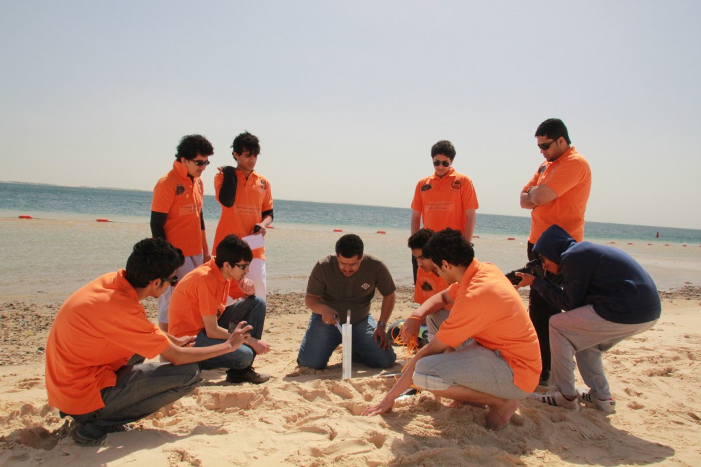 Students from Saudi Arabia examine soil.  Photo courtesy of Norah Al Nasser.